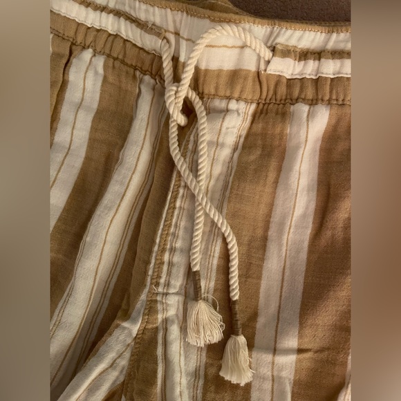 NWT Old Navy High Waist Striped Linen Shorts, size Women’s M - Picture 2 of 4